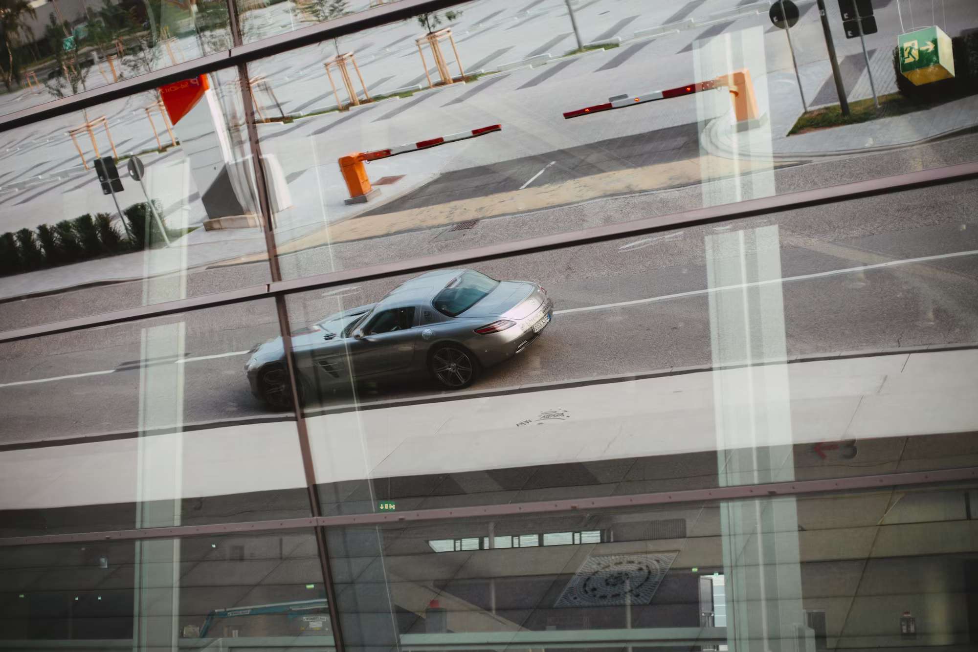 Erkundung  Alltag der Welt der intelligenten Autos: Innovationen und Implikationen